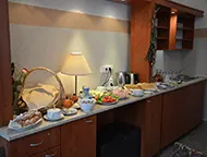 Švédské stoly při snídani v hotelu ADLER