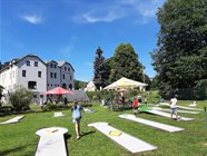 Náš minigolf hned u hotelu